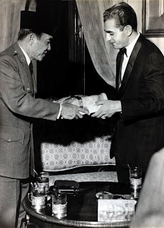 Soekarno dan Shah Iran, Mohammad Reza Pahlavi, 1956 3 78951428