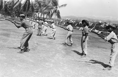 Pelatihan bakal pasukan APRIS oleh mantan KNIL di Ambulu, Jember, 1949 (2) 11 gahetna 161108 20